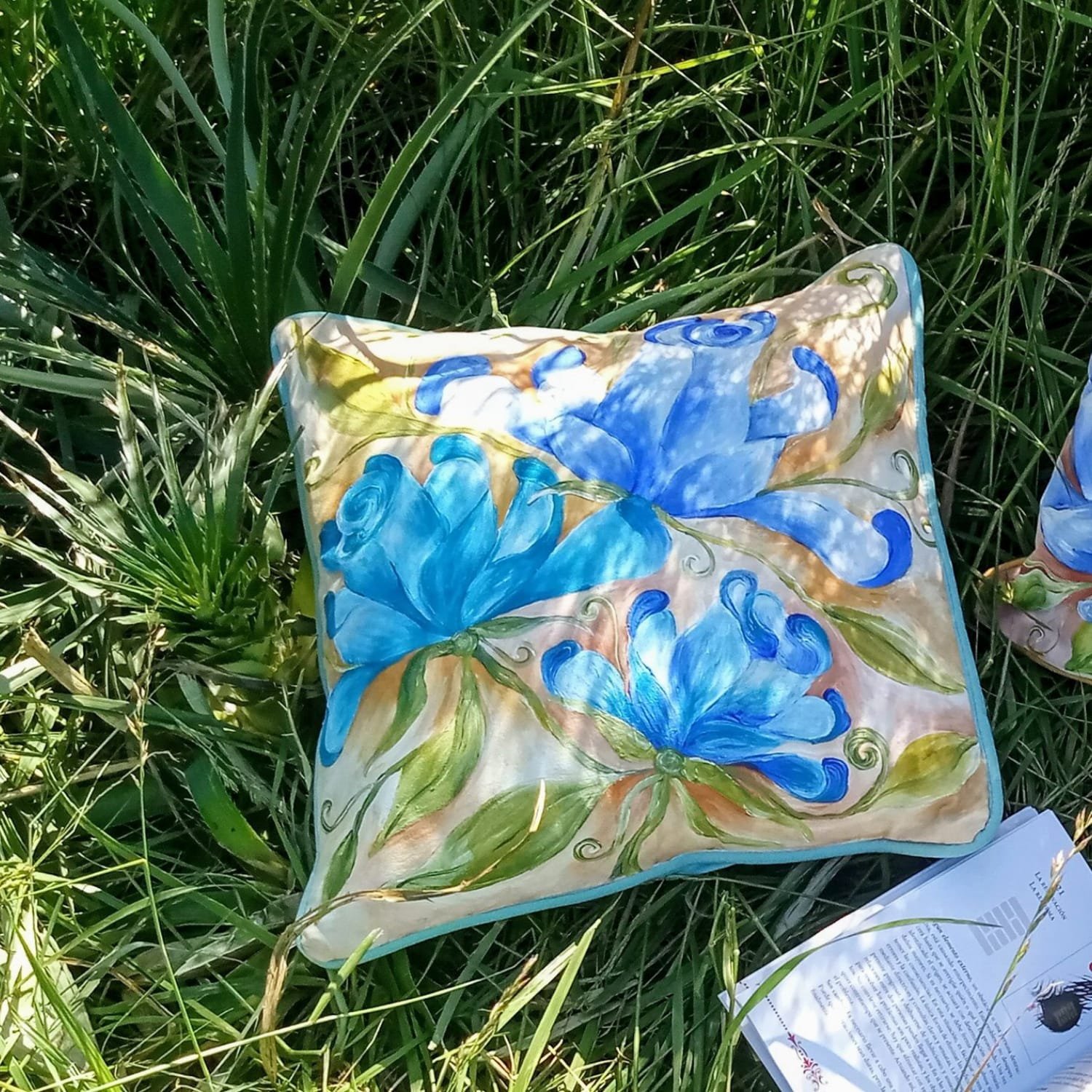 Almohadón FRECUENCIA ROSAS AZULES - Imagen 2